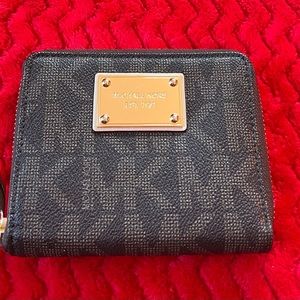 Michael Michael Kors Like New Jet Set Logo Zip Around Wallet in Brown/Tan.